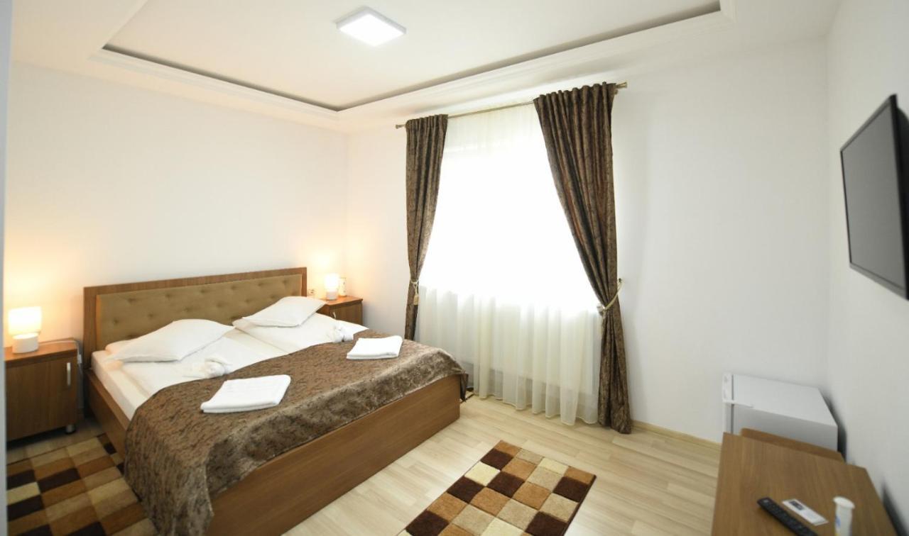 Casa Mirandre Appartement Haţeg Buitenkant foto