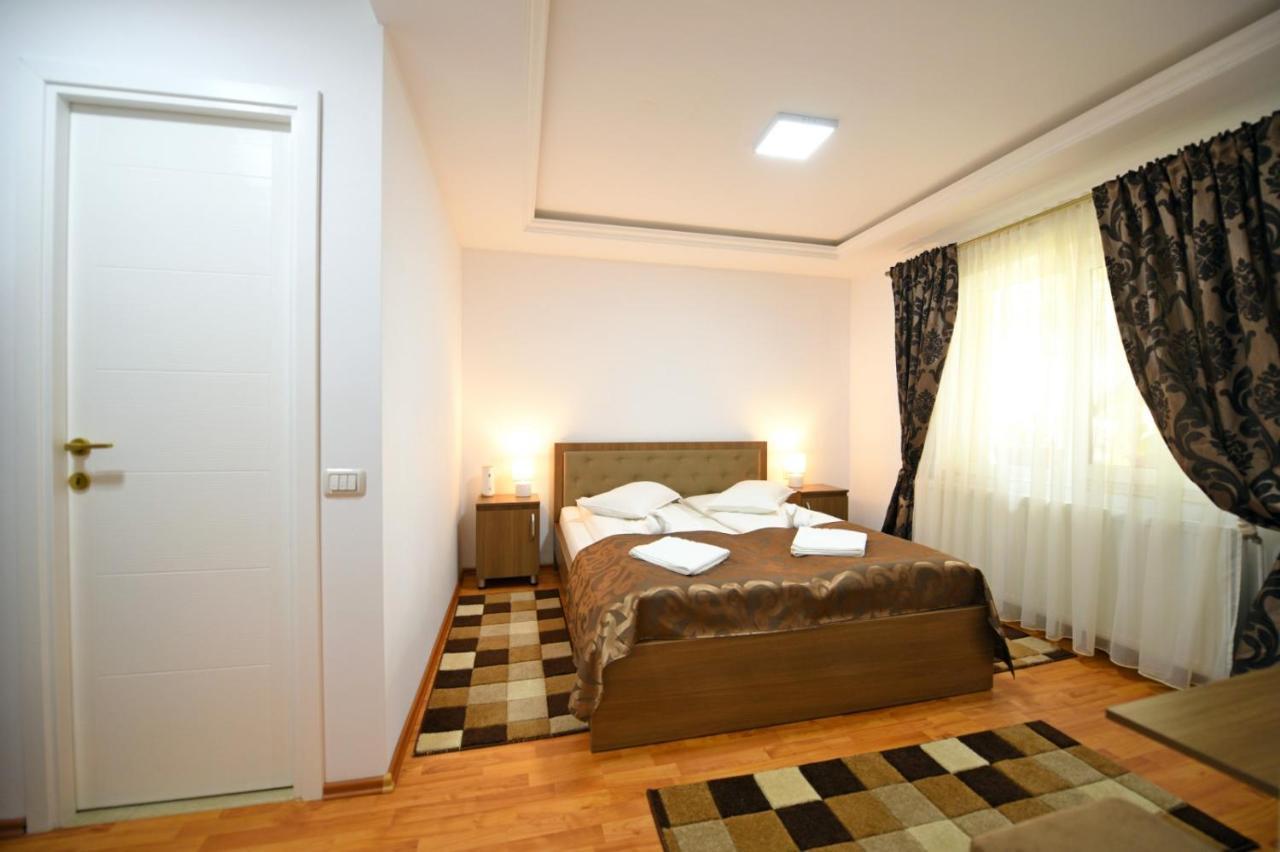 Casa Mirandre Appartement Haţeg Buitenkant foto