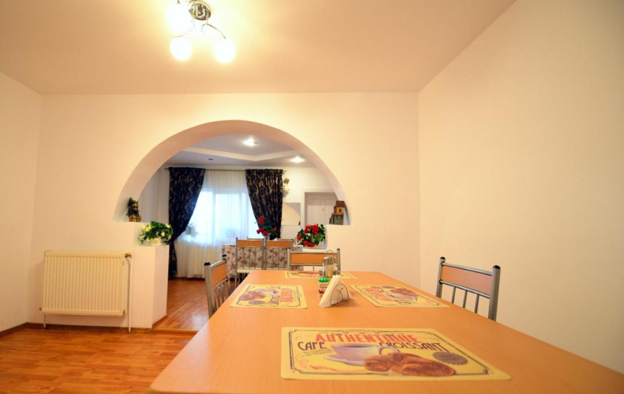 Casa Mirandre Appartement Haţeg Buitenkant foto